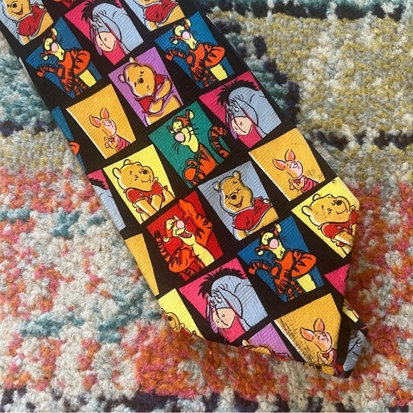 Vintage Winnie the Pooh tie - Picture 2 of 4